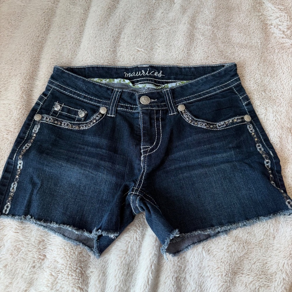 Maurices Y2K Denim Low Rise Mini Shorts Rhinestone Studded Womens‎ Size 28